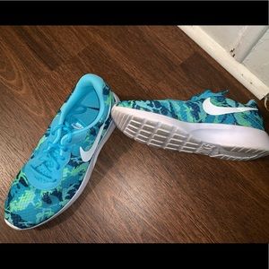 Nike Shoes - Nike Running Shoes Nike Shoes - Nike Running Shoes